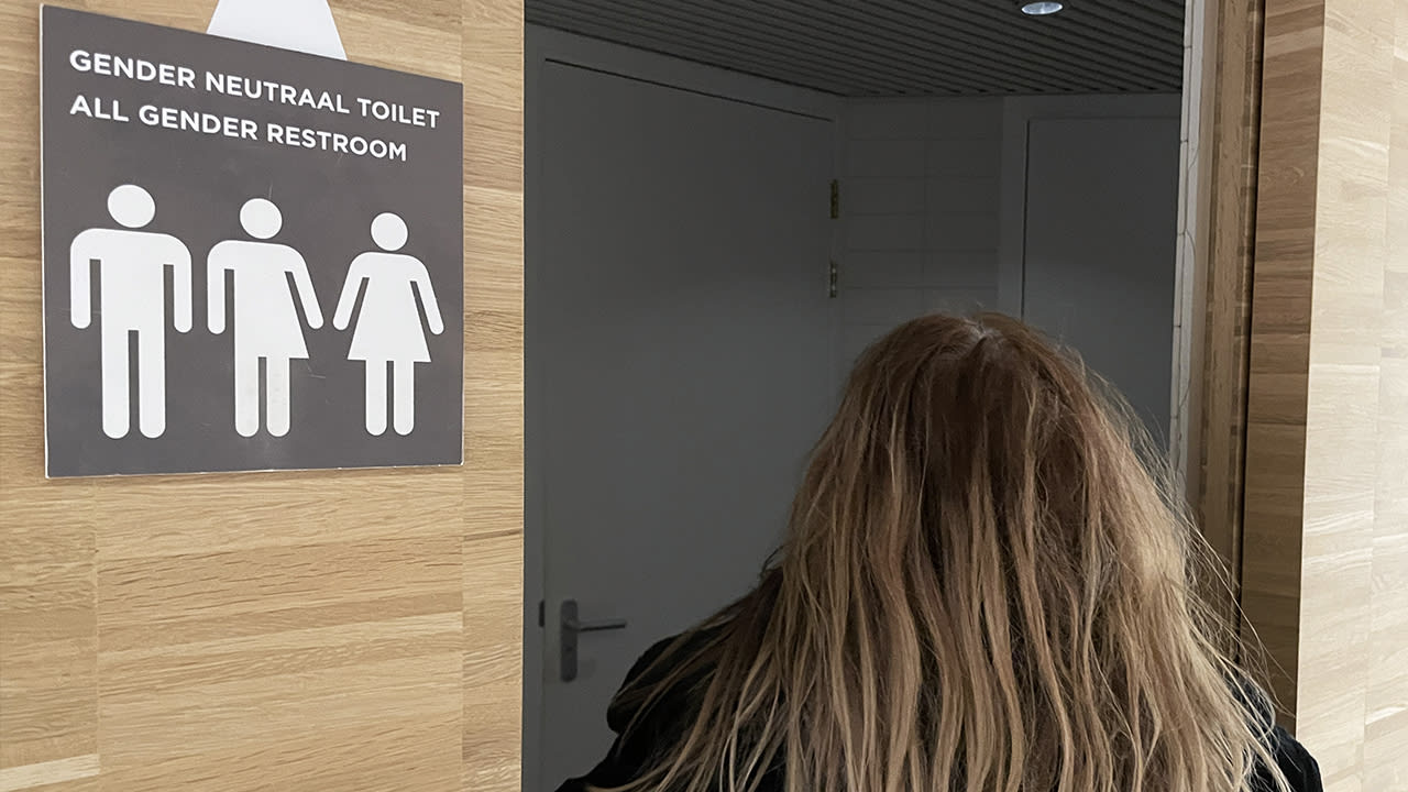 Wc-oorlog voorbij: Tweede Kamer krijgt gender-inclusieve toiletten