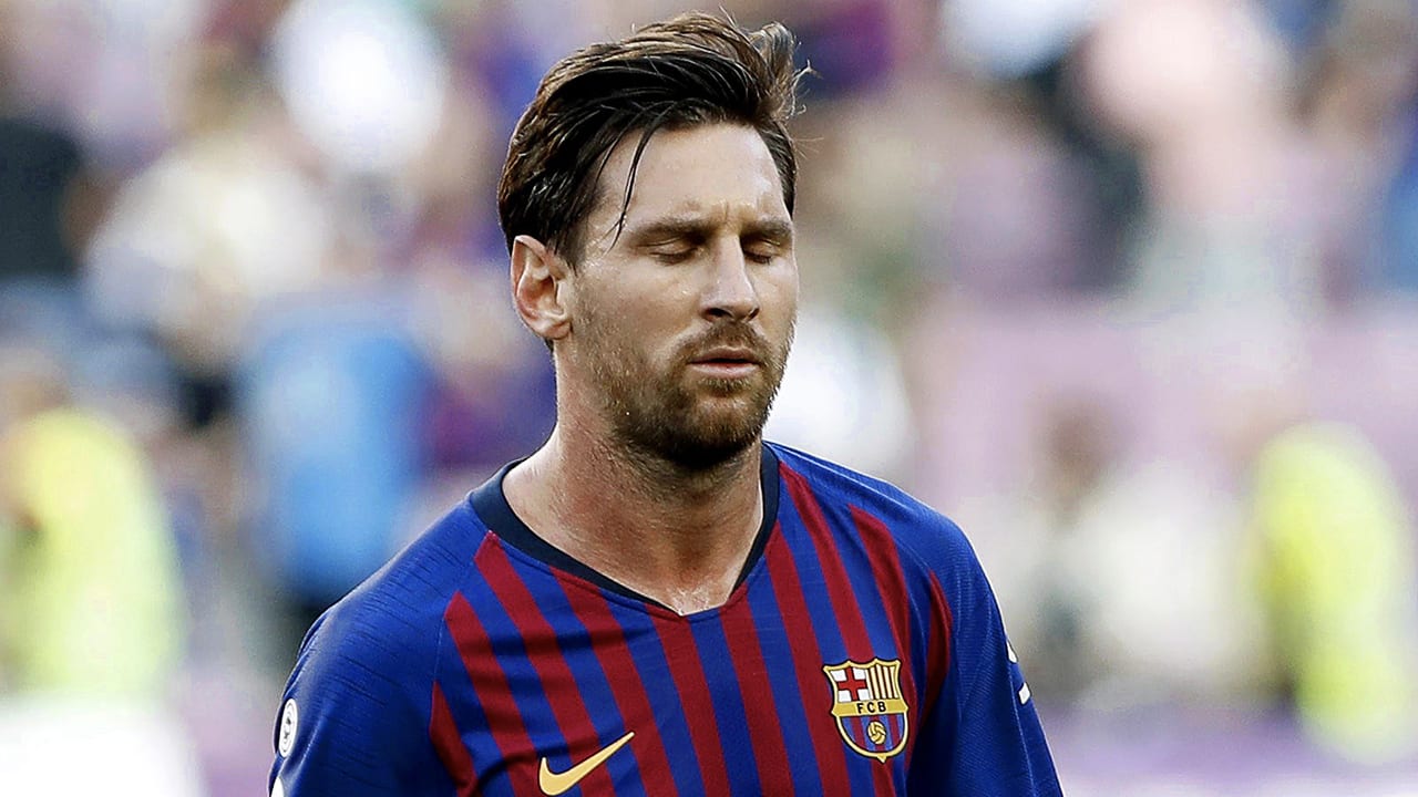 Messi even aan de kant bij Barcelona