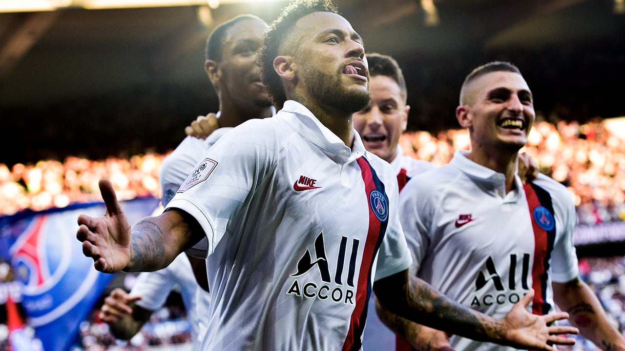 BOEM! Neymar neemt keihard revanche met schitterende winnende omhaal in laatste minuut