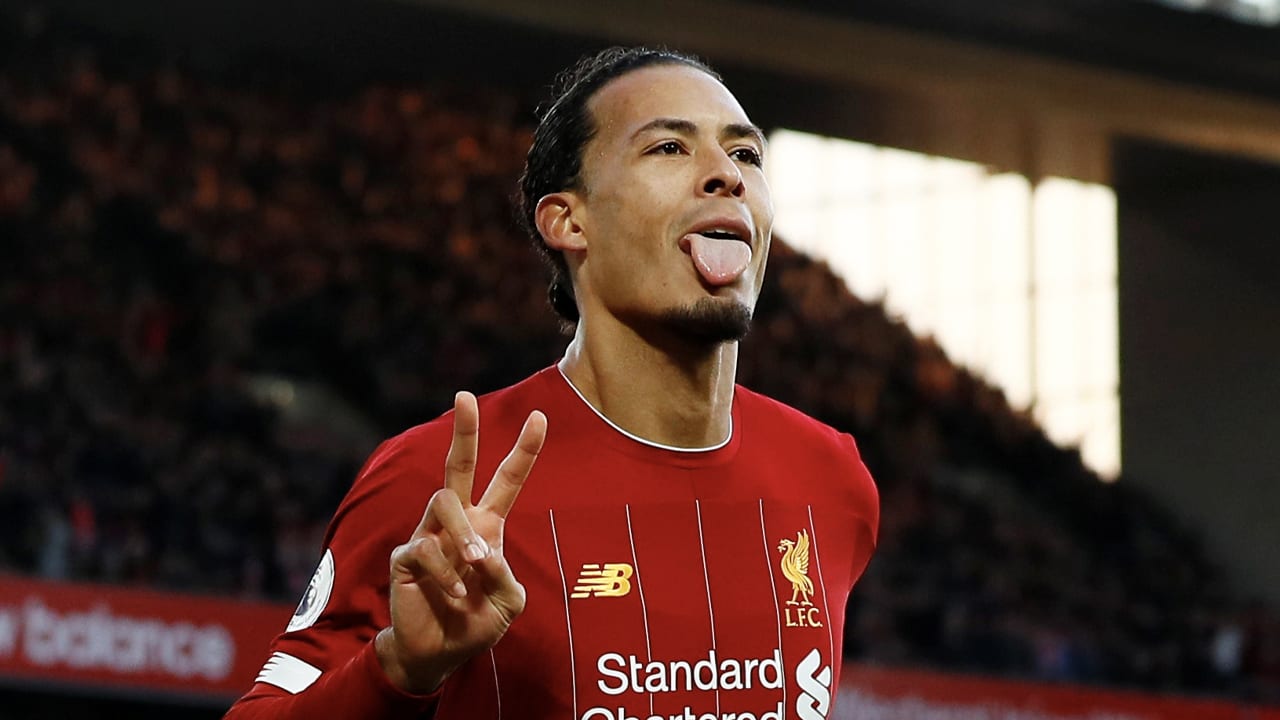 Liverpool wint dankzij kopballen Van Dijk
