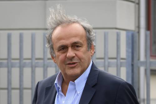 Platini keert terug in voetballerij