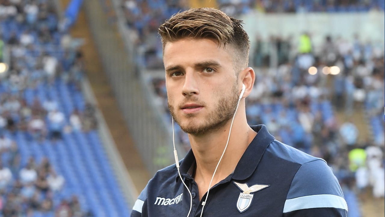 Hoedt op de bank bij Lazio bij duel met Bayern München