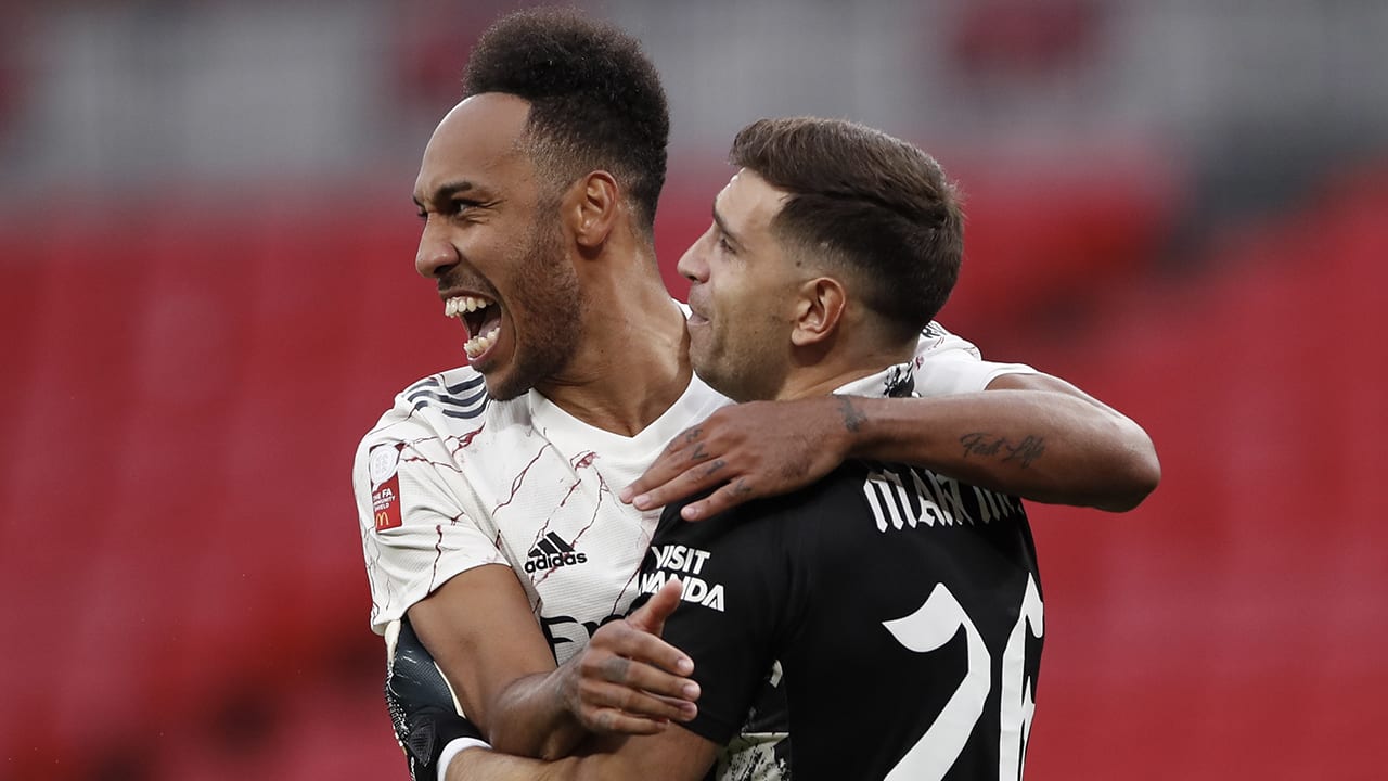 FA cup-winnaar Arsenal verslaat kampioen Liverpool en wint de Community Shield