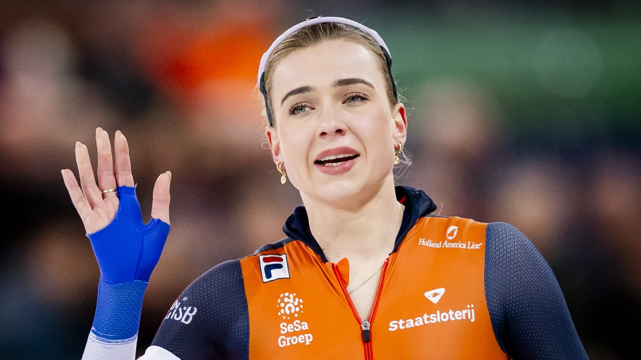 Schaatsster Beune verovert in Hamar wereldtitel op 3000 meter