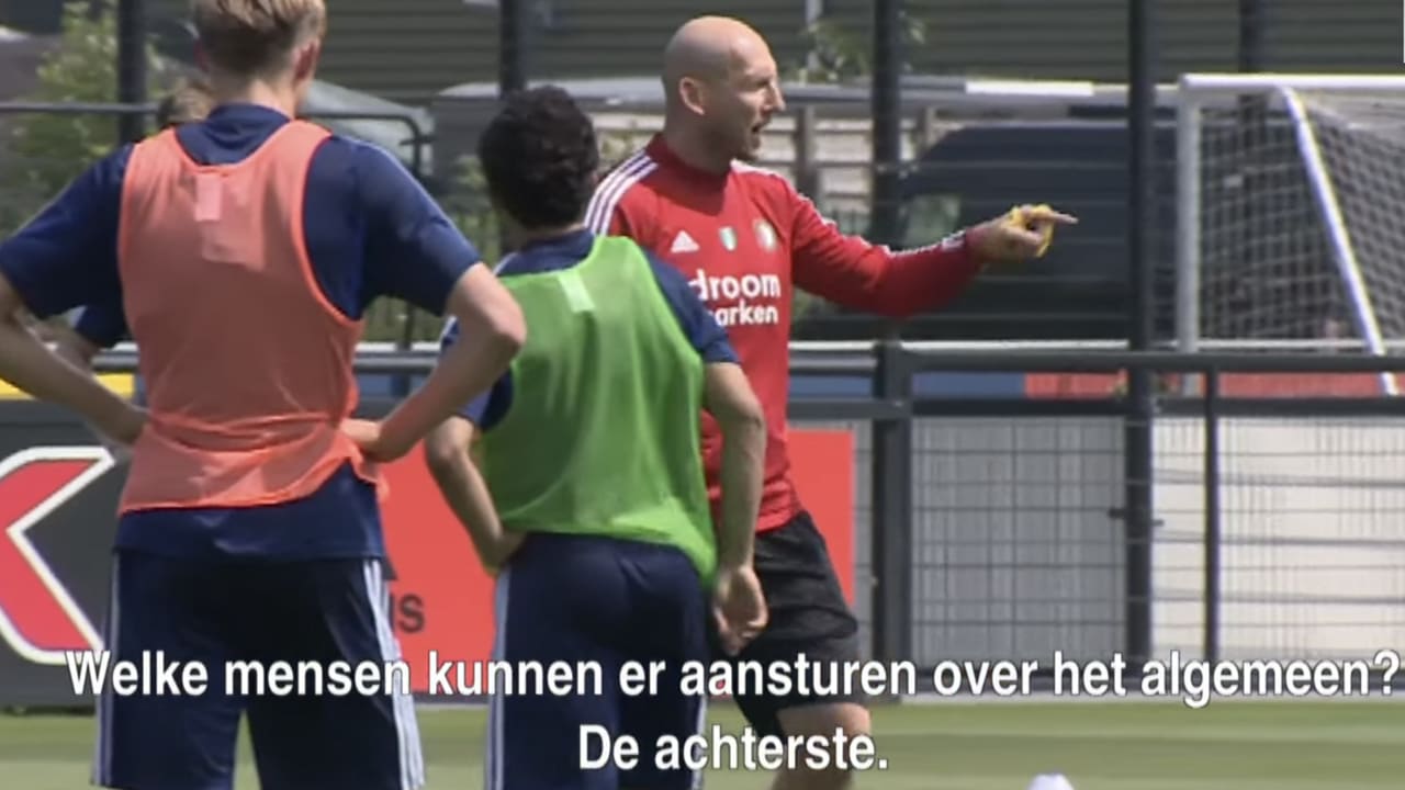 Jaap Stam laat zich meteen gelden bij eerste training Feyenoord