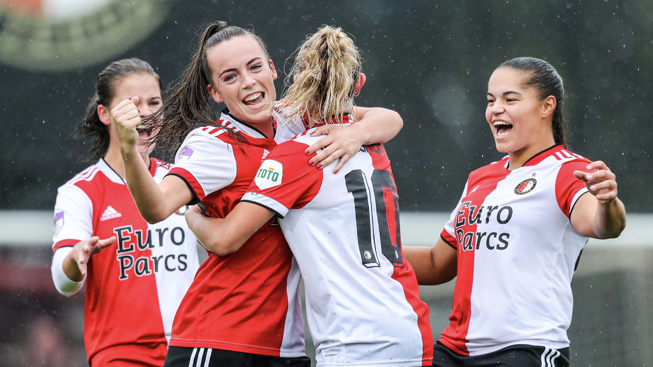 Voetbalsters Feyenoord in eerste Klassieker ruim langs Ajax