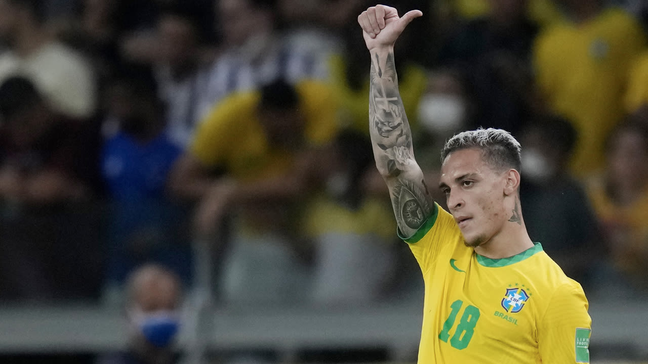 Antony scoort prachtige tweede interlandgoal voor Brazilië