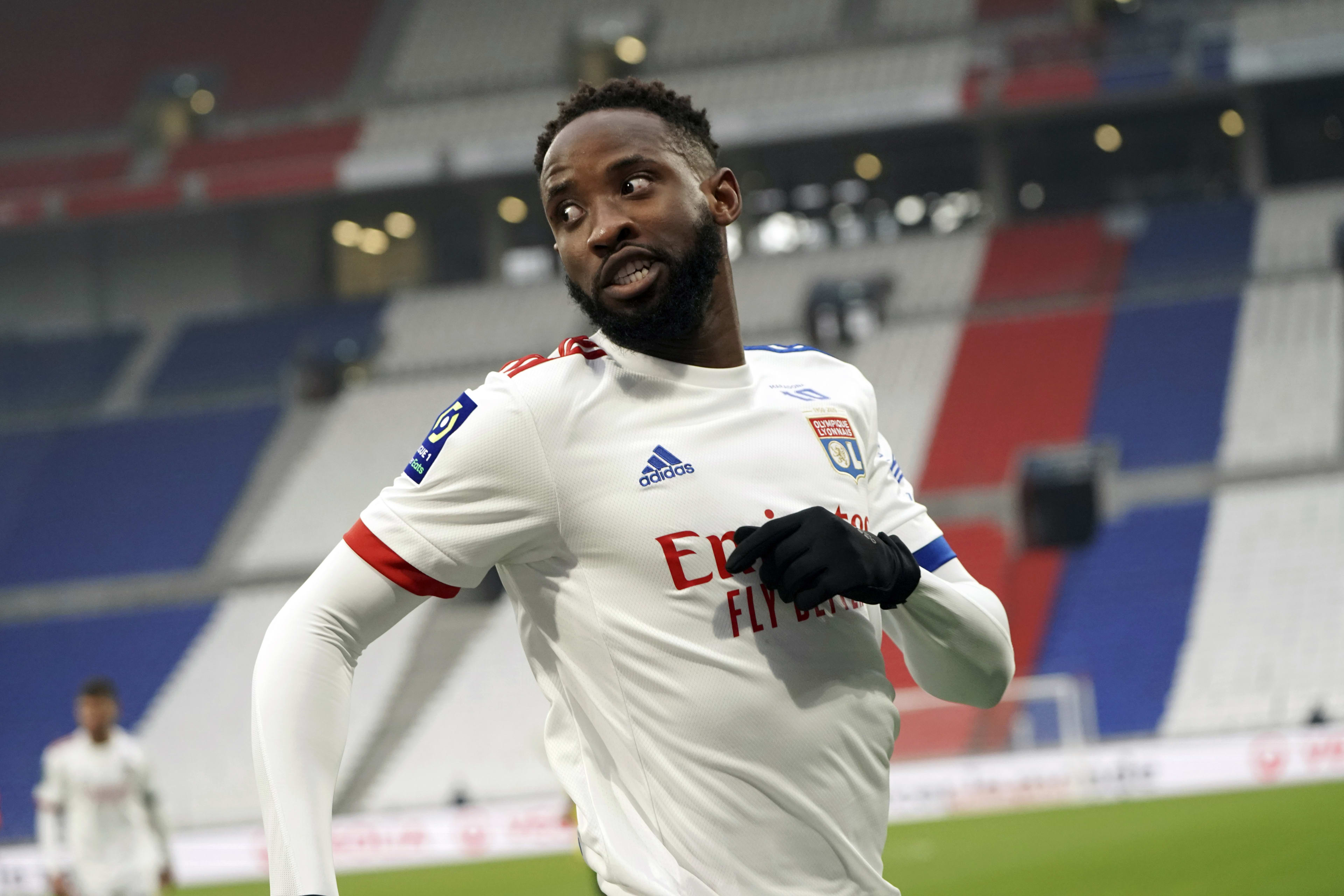Atlético haalt Dembélé als opvolger van vertrokken spits Cost