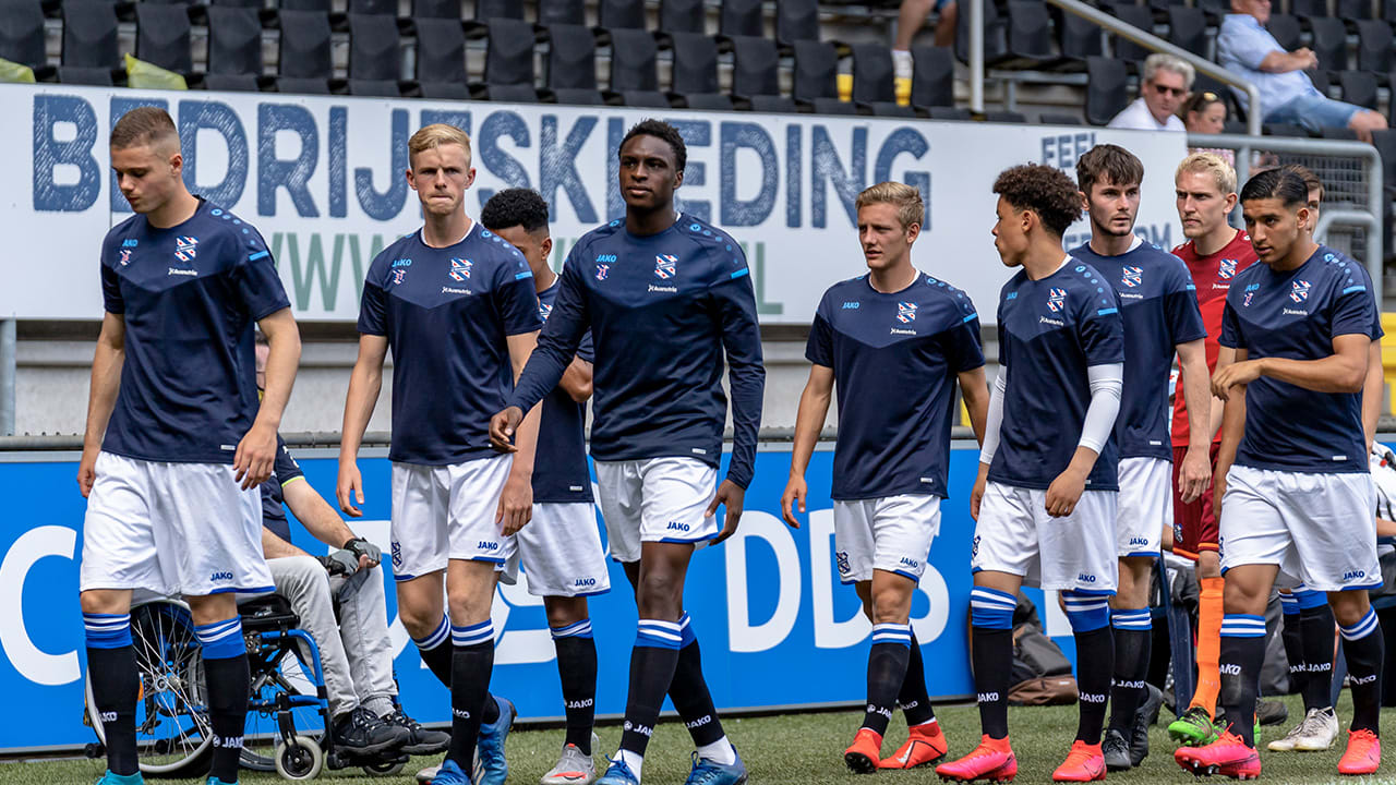 Heerenveen wisselt in één keer alle 11 de spelers