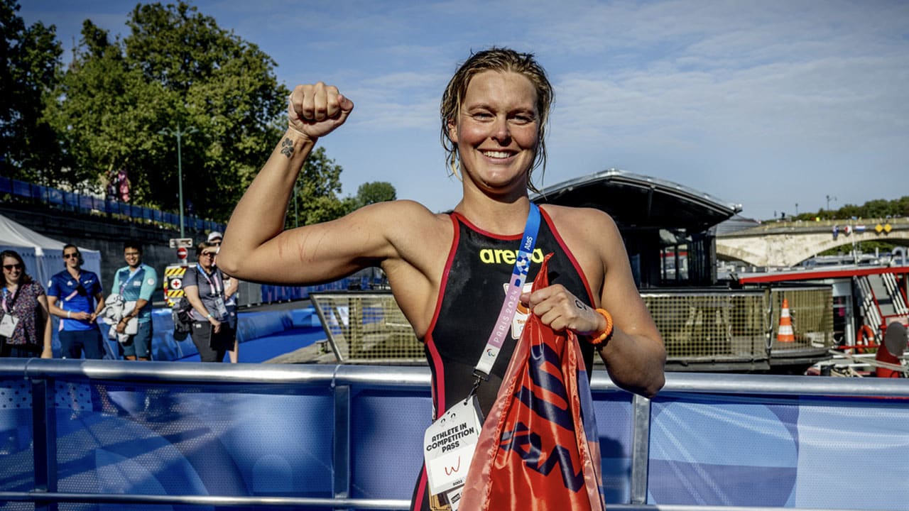 Van Rouwendaal zwemt naar tweede olympische goud in open water!