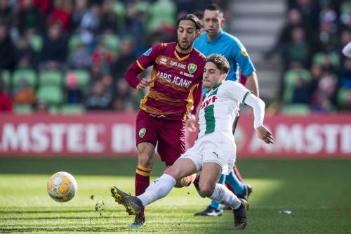 Groningen verslaat ADO in duel met veel geel