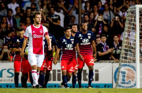 Ajax verliest van Bosz in oefenduel