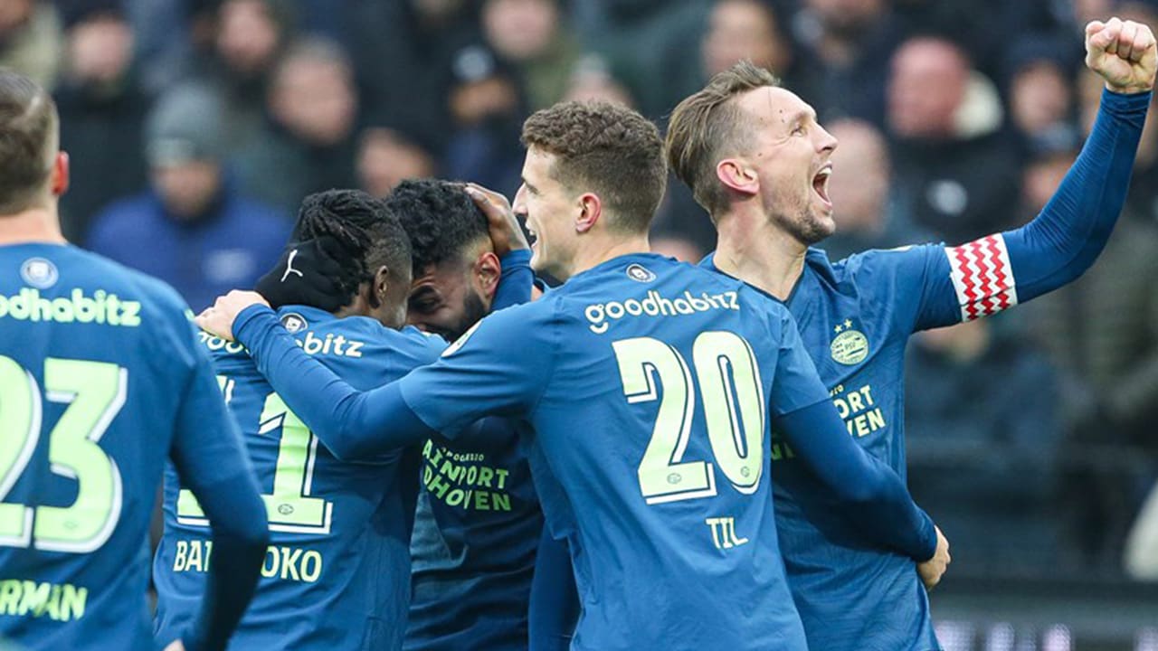 PSV vergroot voorsprong met zege bij Feyenoord tot 10 punten