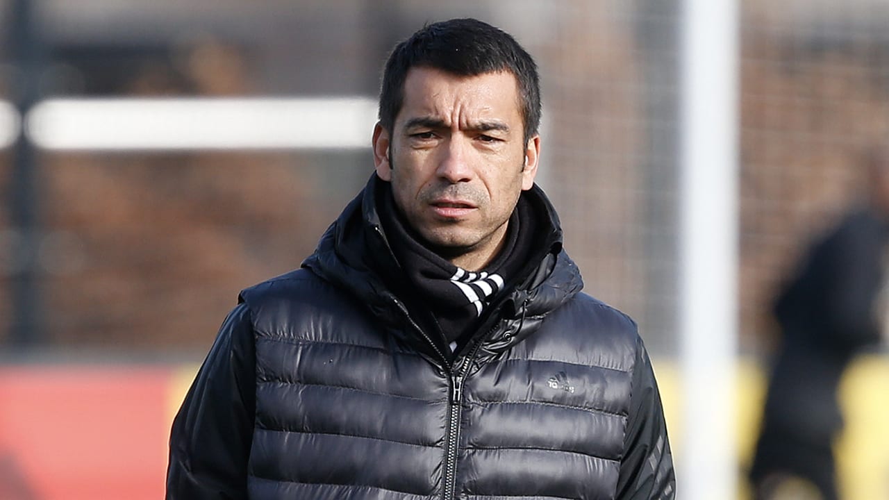 Van Bronckhorst hervat volgende week training in China