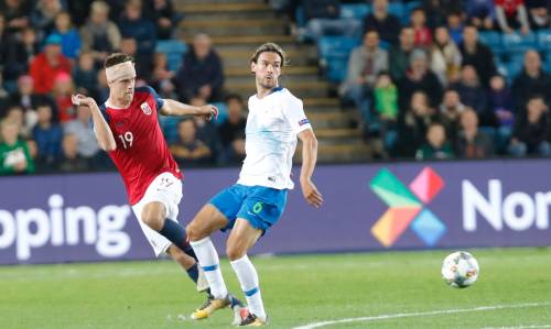 Johnsen wint met Noorwegen van Slovenië