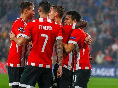 PSV overtuigend naar groepsfase CL