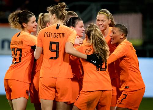 Voetbalsters zetten grote stap naar WK