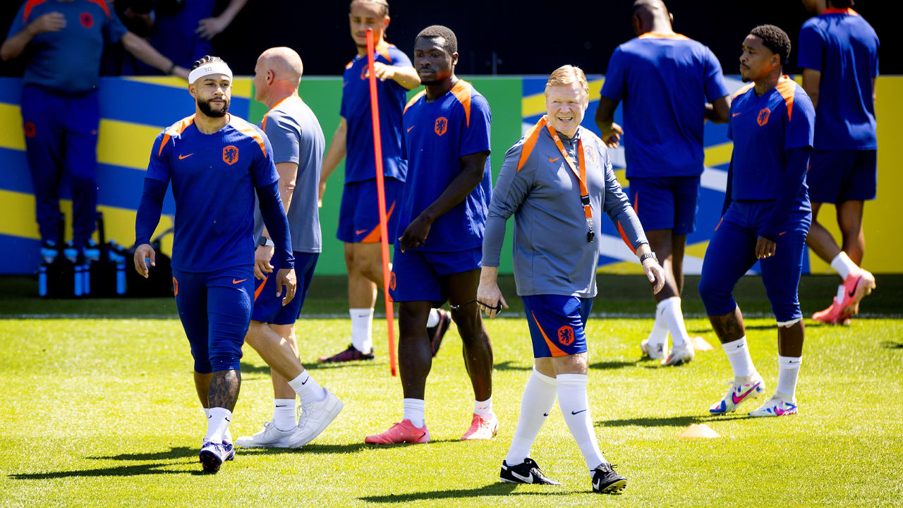 Oranje compleet op laatste training voor halve finale