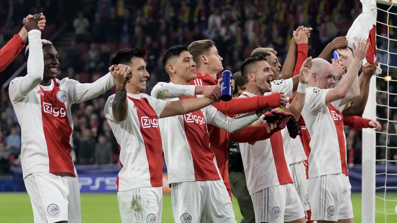 Ajax reageert gevat op tweet van UEFA 