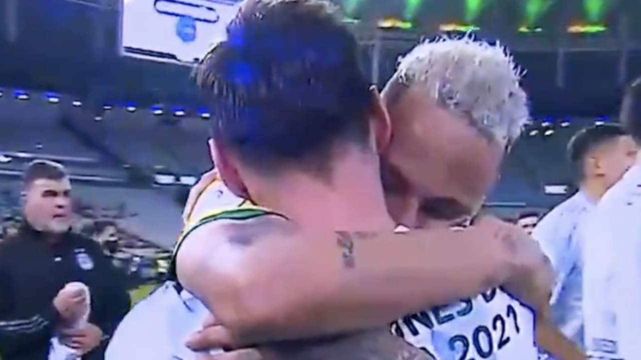 Emotionele omhelzing tussen Messi en Neymar na Copa Ámerica-finale