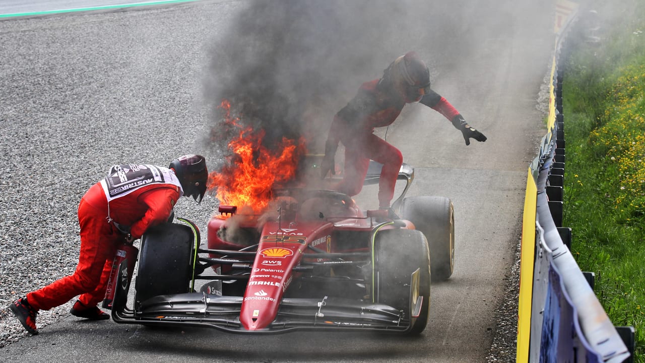 Sainz baalt van 'trage' marshals: 'Ik zat lang te wachten'