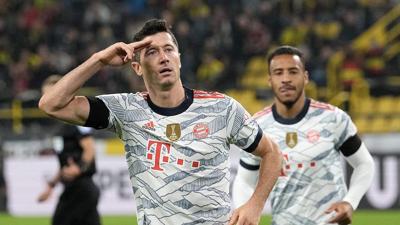 Officieel: FC Barcelona rondt transfer Robert Lewandowski af