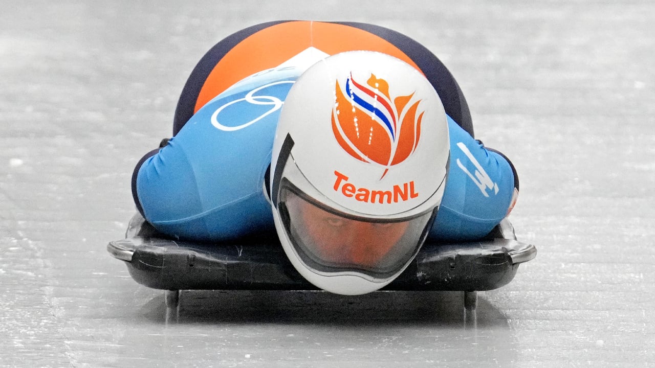 Skeletonster Kimberley Bos pakt historische bronzen medaille op Olympische Spelen