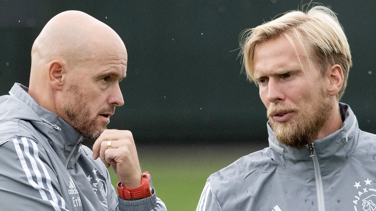 Ajax-assistent Poulsen en twee andere stafleden uit voorzorg thuis vanwege Coronavirus