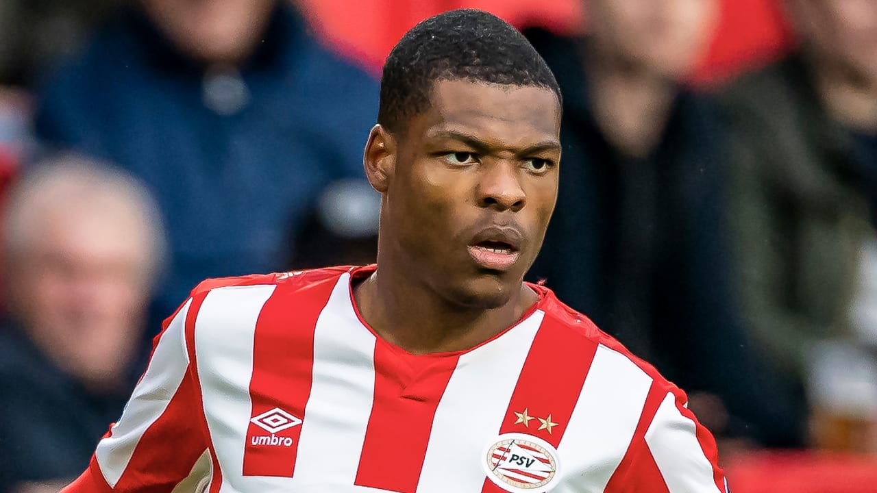 Van Bommel benoemt Dumfries tot nieuwe aanvoerder van PSV