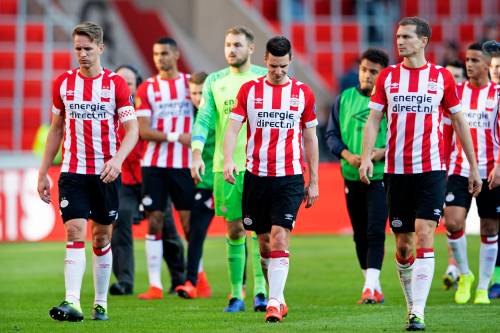 PSV ziet voorsprong op Ajax verder slinken