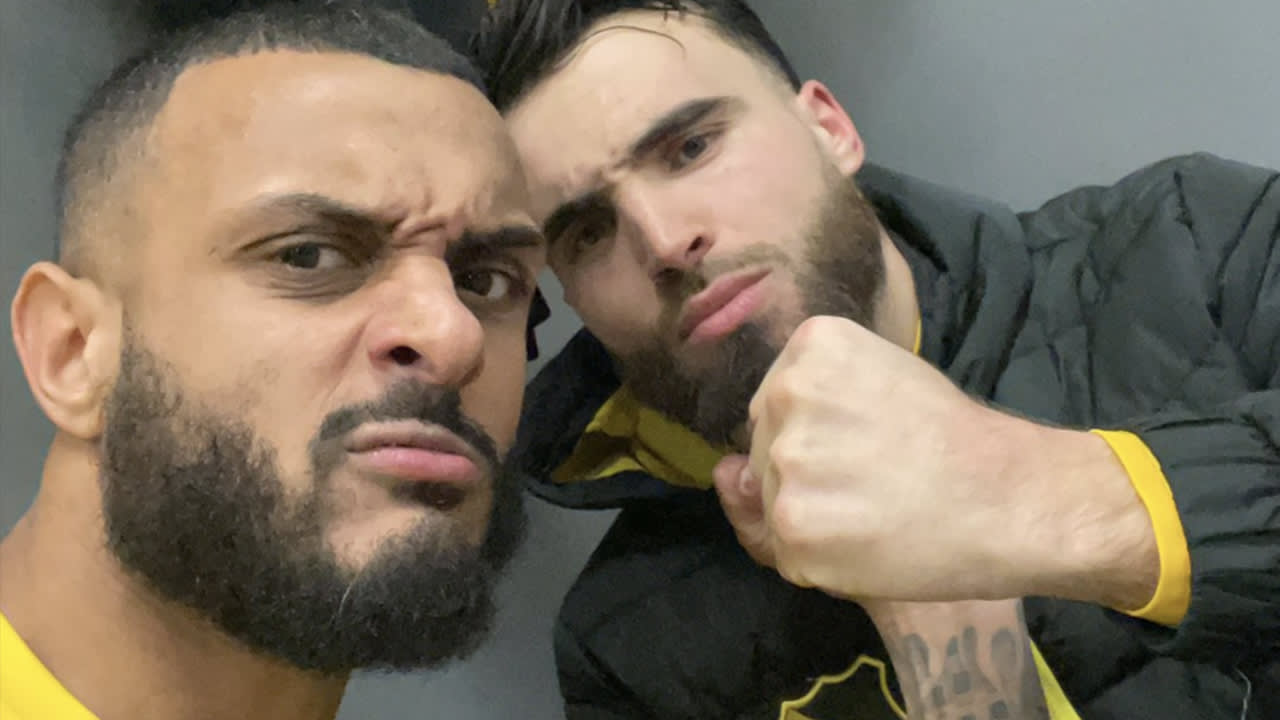 NAC-spelers steken de draak met ruziënde Tadic en Dumfries