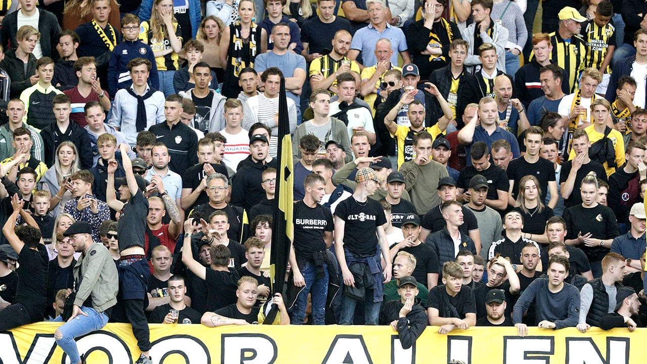 'Er wordt op de tribune bij Vitesse gescholden, geblowd, er is racisme..'