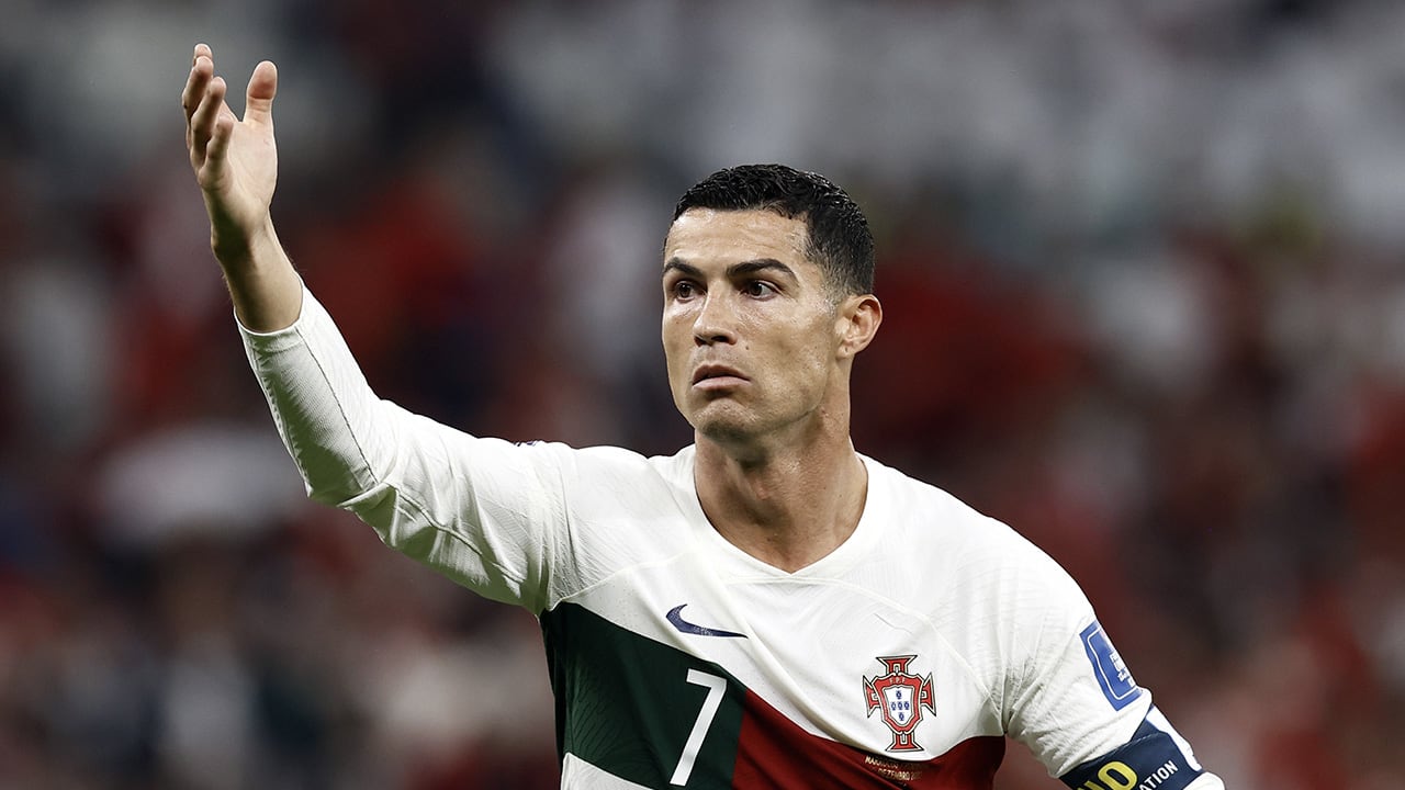 Dit bizarre bedrag betaalde een fan voor het WK-shirt van Ronaldo