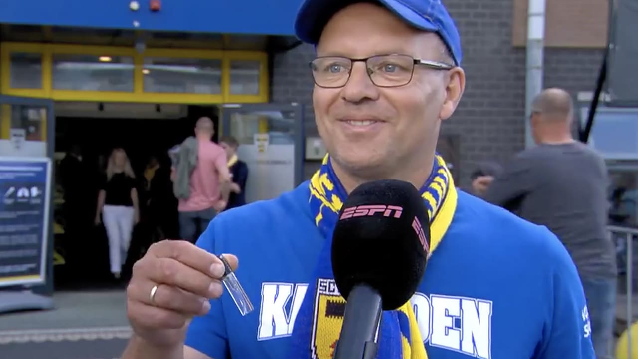 Cambuur-fans krijgen 'roomspray' van 'bier, zweet en gras'