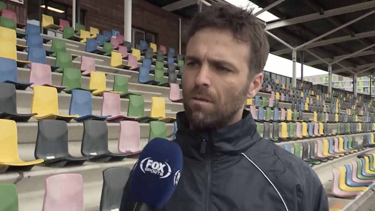 FC Twente-trainer Gonzalo García  beschermt Boschker