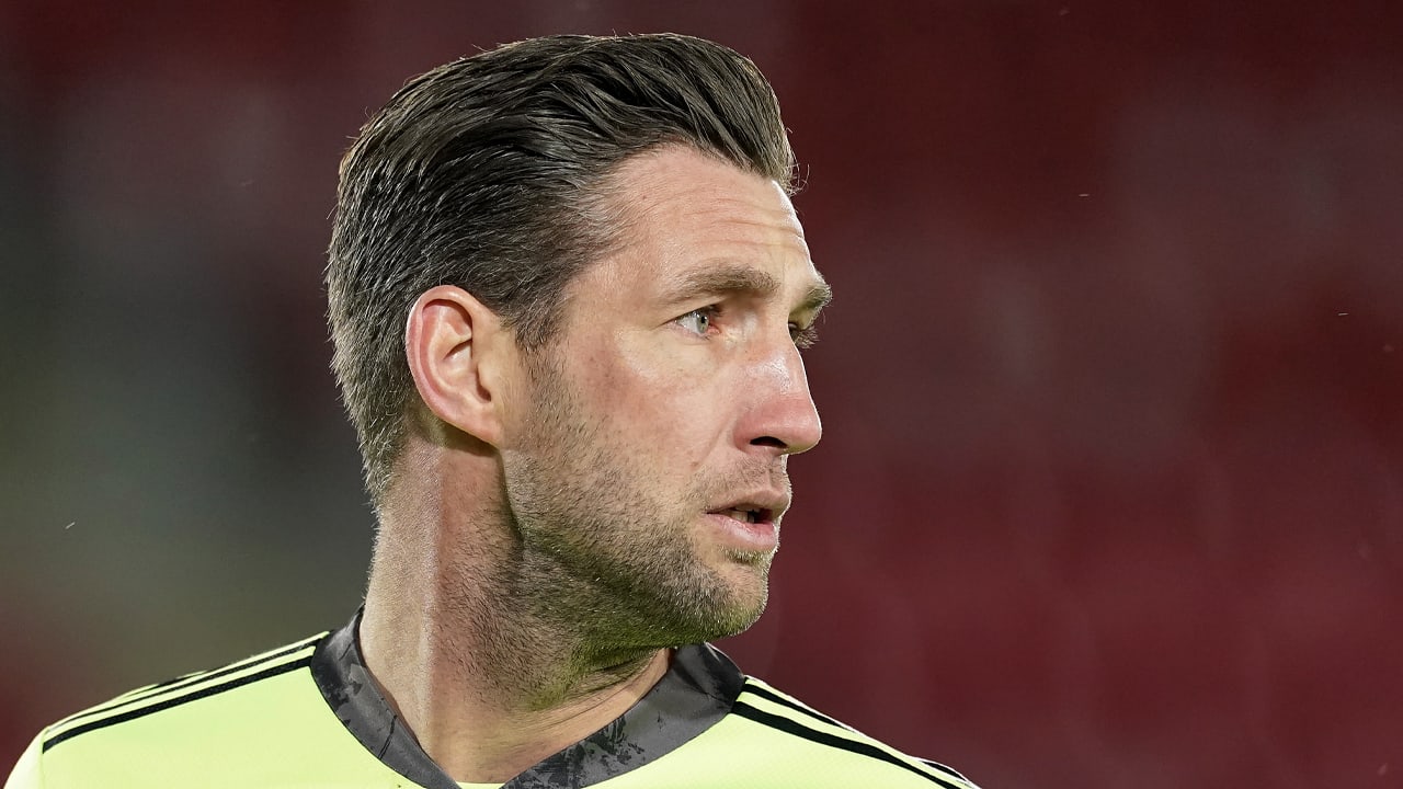 Ajax zegt contract Maarten Stekelenburg formeel op