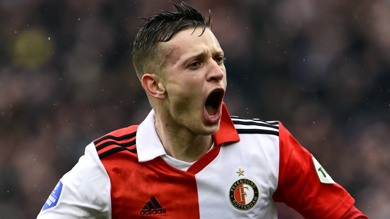 'Sebastian Szymański speelt ook volgend seizoen bij Feyenoord'