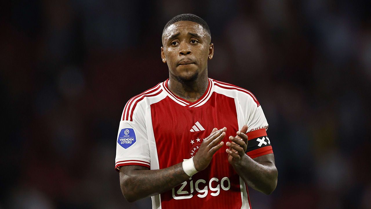 Ajax mist Bergwijn tegen AEK Athene, Brobbey wel fit genoeg