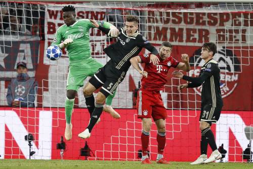 Sterk Ajax pakt punt bij Bayern München