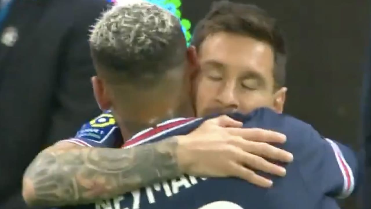 VIDEO: Messi maakt debuut voor Paris Saint-Germain