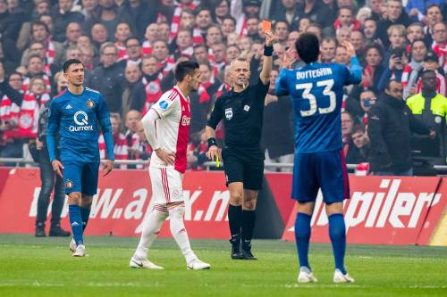 St. Juste krijgt snel rood tegen Ajax
