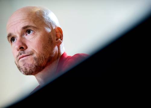 Ten Hag is wel blij met verplaatsing