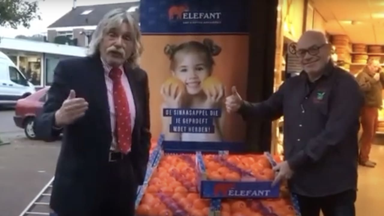 Johan Derksen duikt op in promotiespotje voor Spaanse sinaasappelen