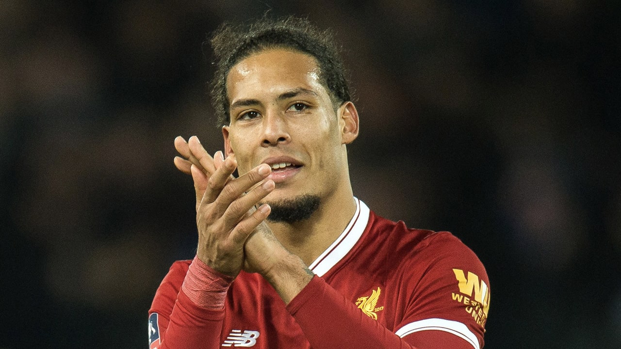 2 jaar geleden: Van Dijk maakt debuut en scoort winnende in derby