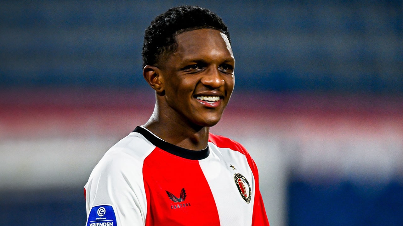 Feyenoorder Givairo Read vrijgesproken van rode kaart tegen PSV