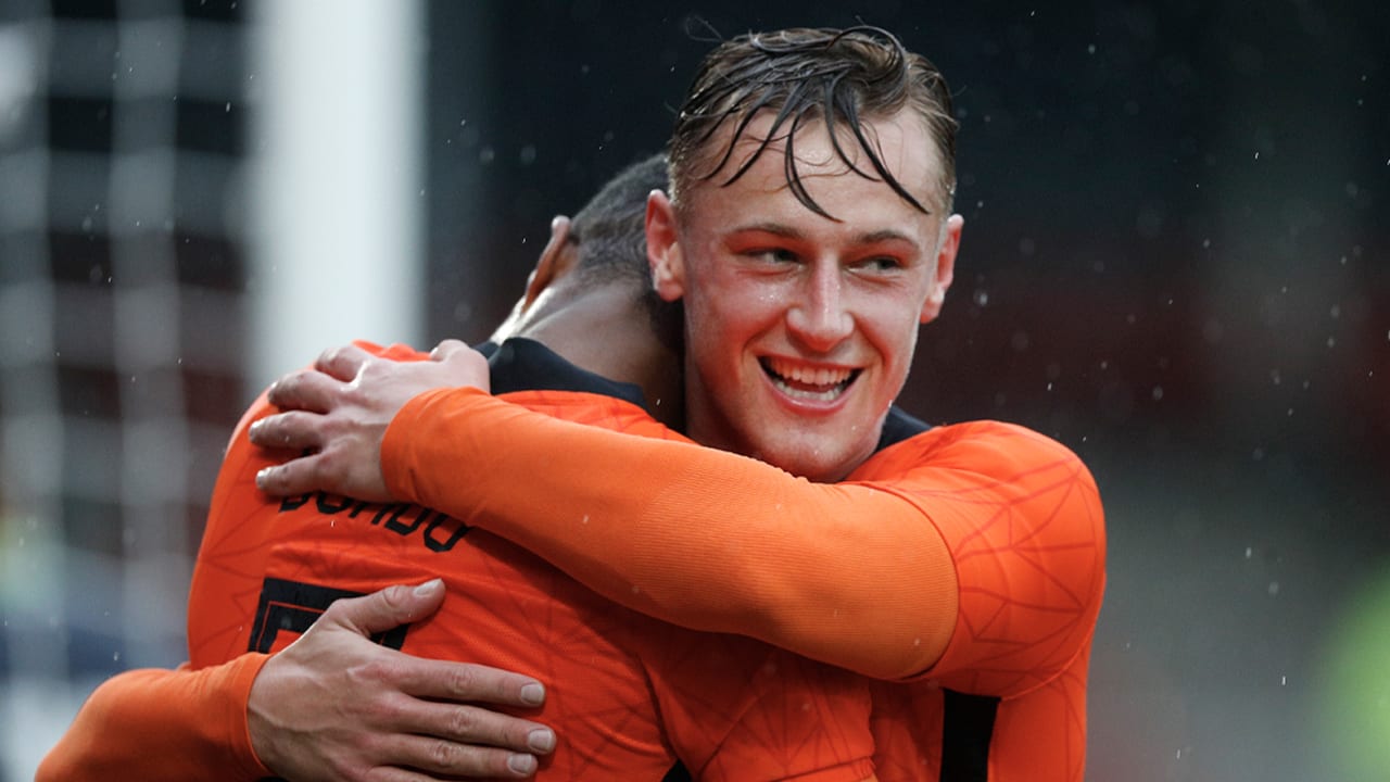 Jong Oranje wint dankzij Sierhuis en Boadu ruim van Wit-Rusland