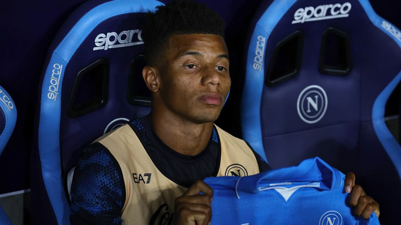 Oud-Ajacied Neres slachtoffer van gewapende overval