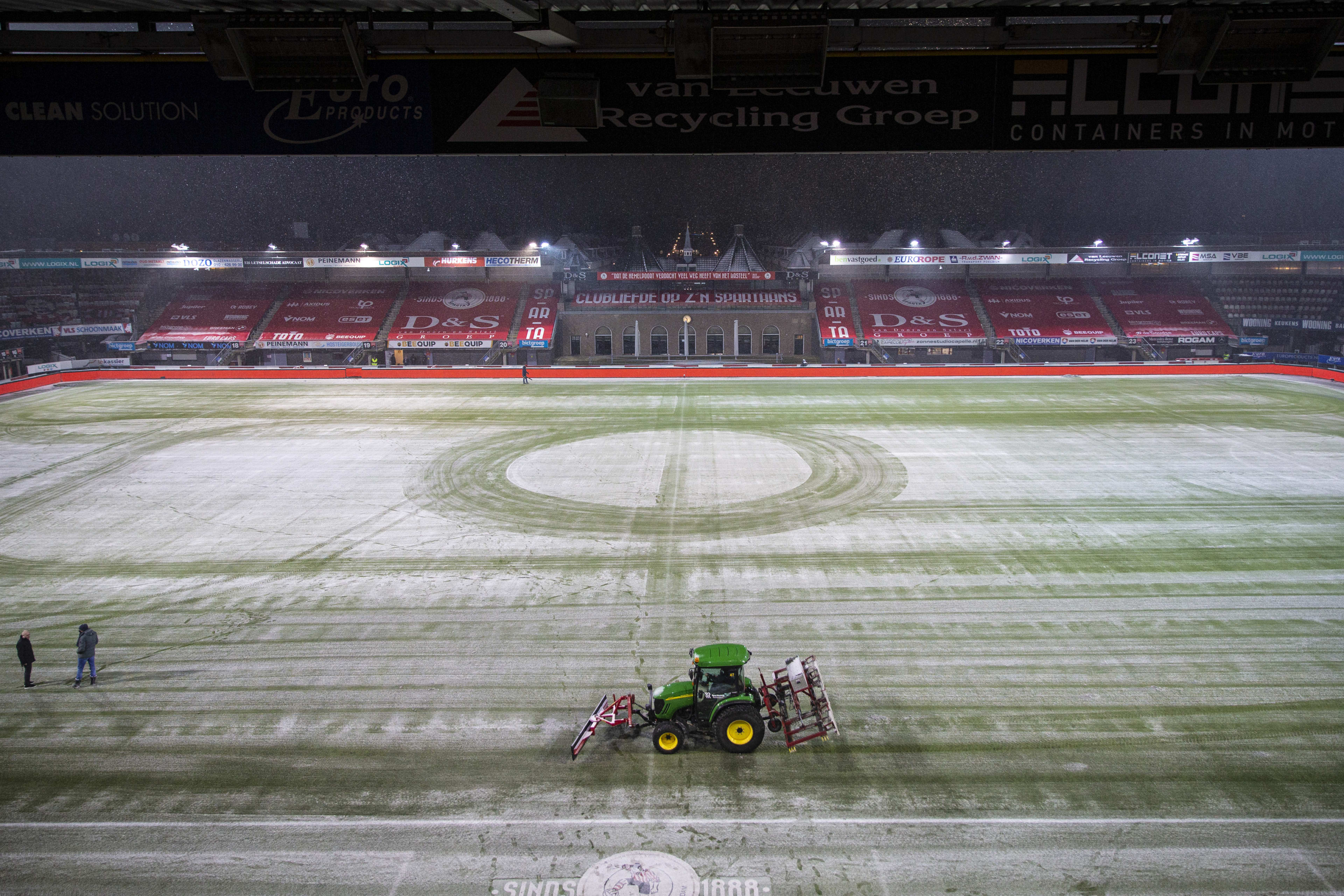 Buitenspeltechnologie ontbreekt bij Sparta - PSV vanwege sneeuw