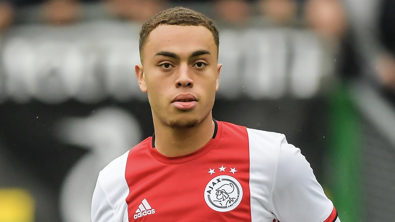 'Vraagprijs Ajax staat Bayern-transfer Dest in de weg'