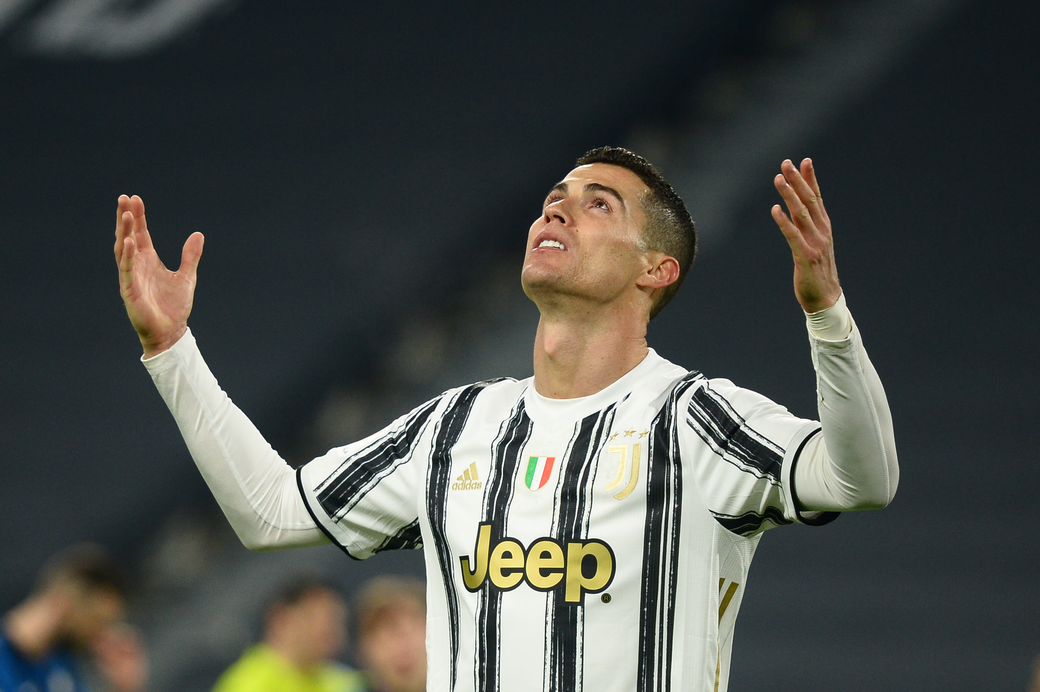 Juventus raakt achterop bij Milanese concurrenten